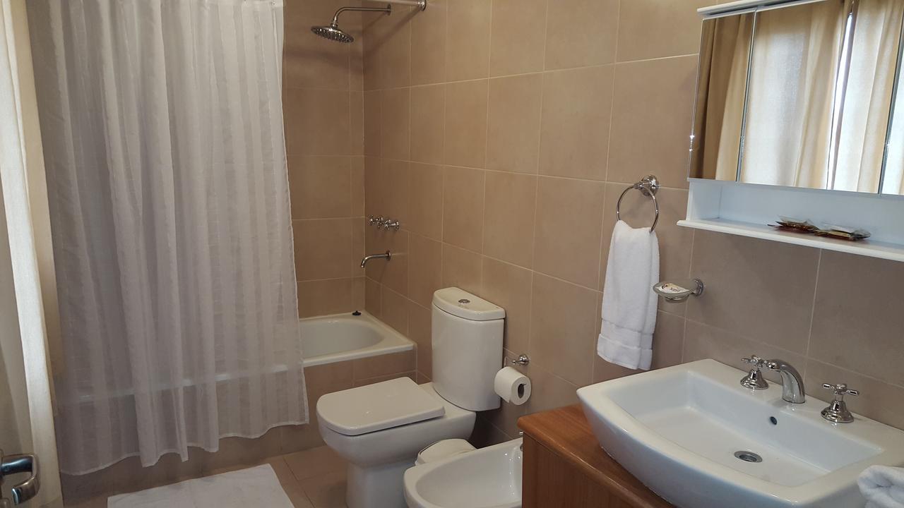 Hotel Mora Лос-Антигуос Экстерьер фото